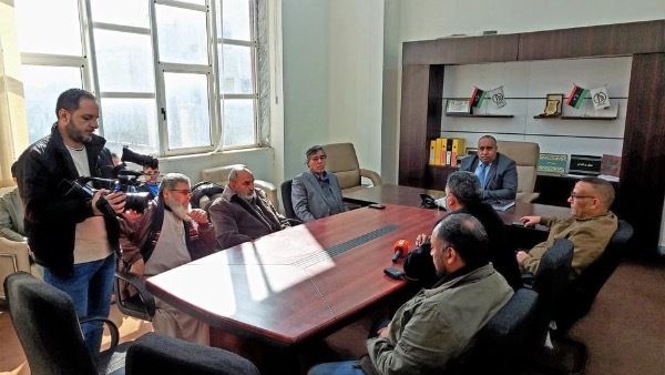 من الاجتماع