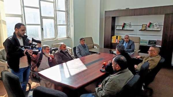 من الاجتماع