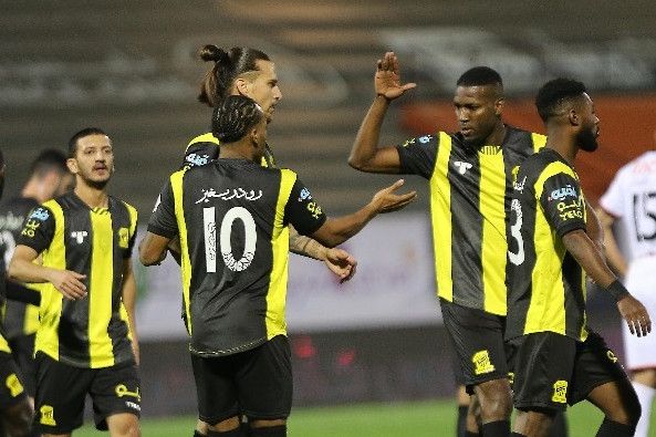 لاعبو اتحاد جدة