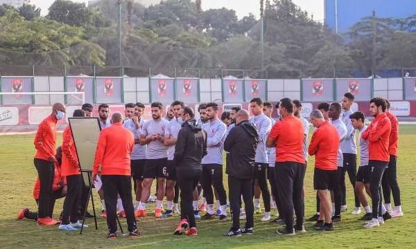 موسيماني في محاضرته للاعبي الأهلي