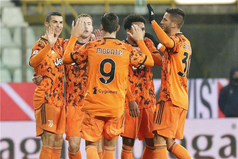 لاعبو يوفنتوس 