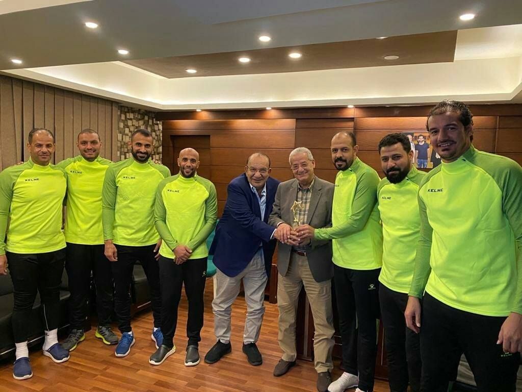 الطاقم الفني 