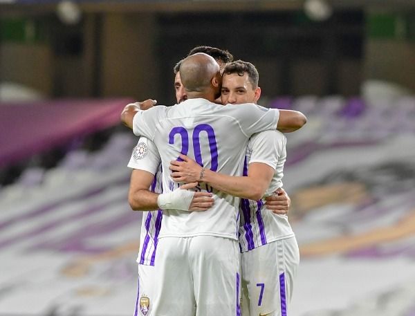 لاعبو العين