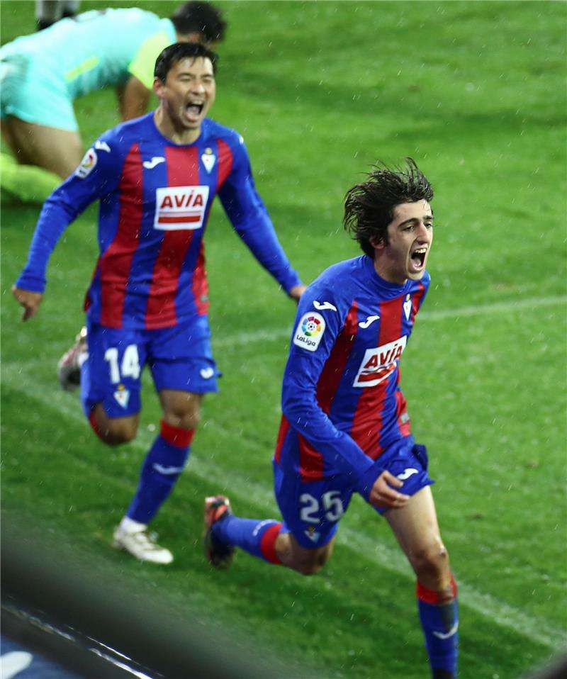 لاعبو إببار 