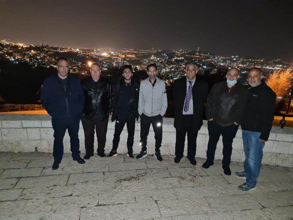 العوضات رفقة إدارة نادي جبل المكبر