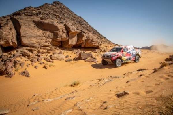 ناصر العطية 