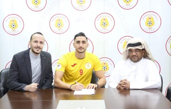 من تقديم اللاعب