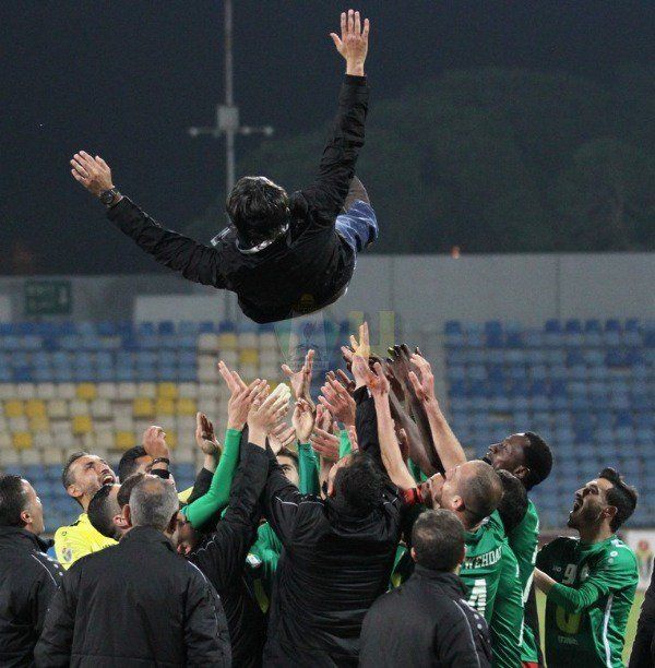 من فرحة الوحدات بحسم اللقب