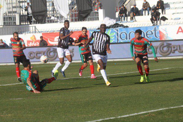 لقطة من المباراة