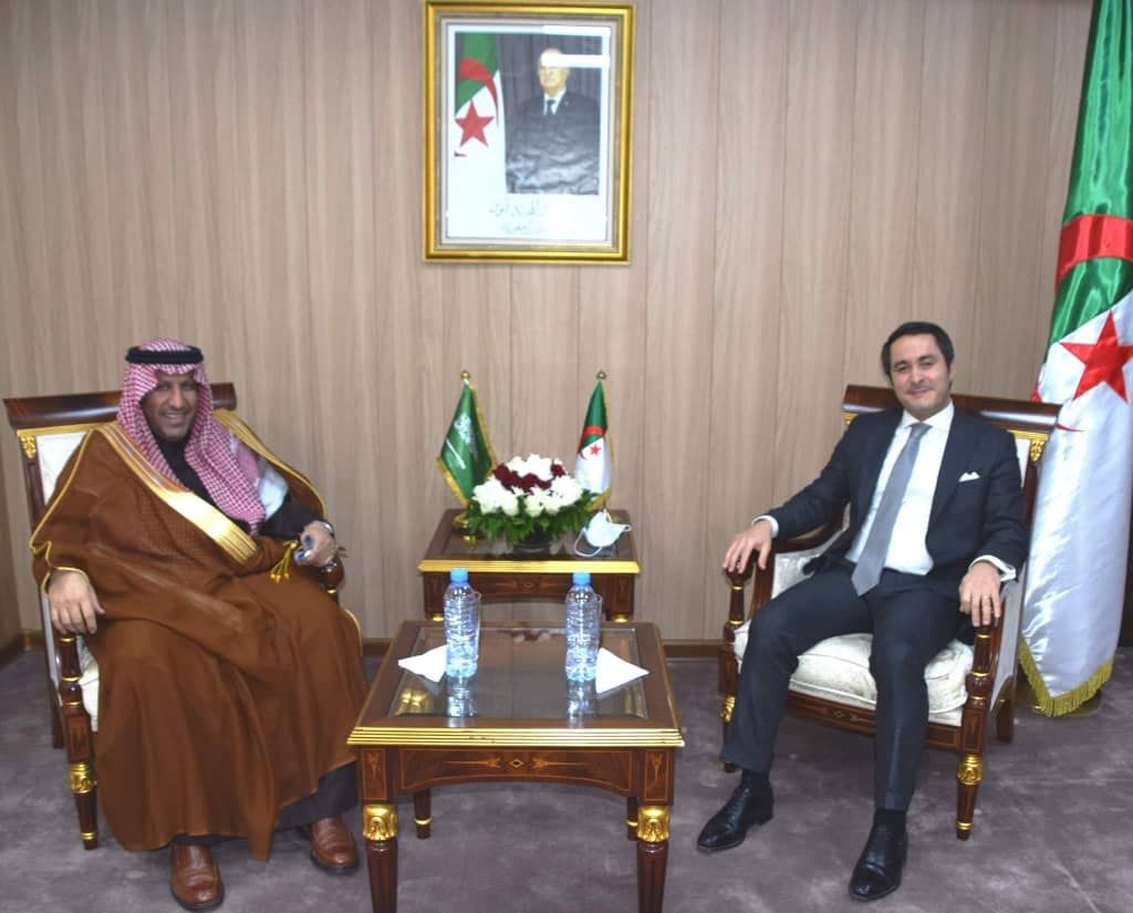 من الاستقبال