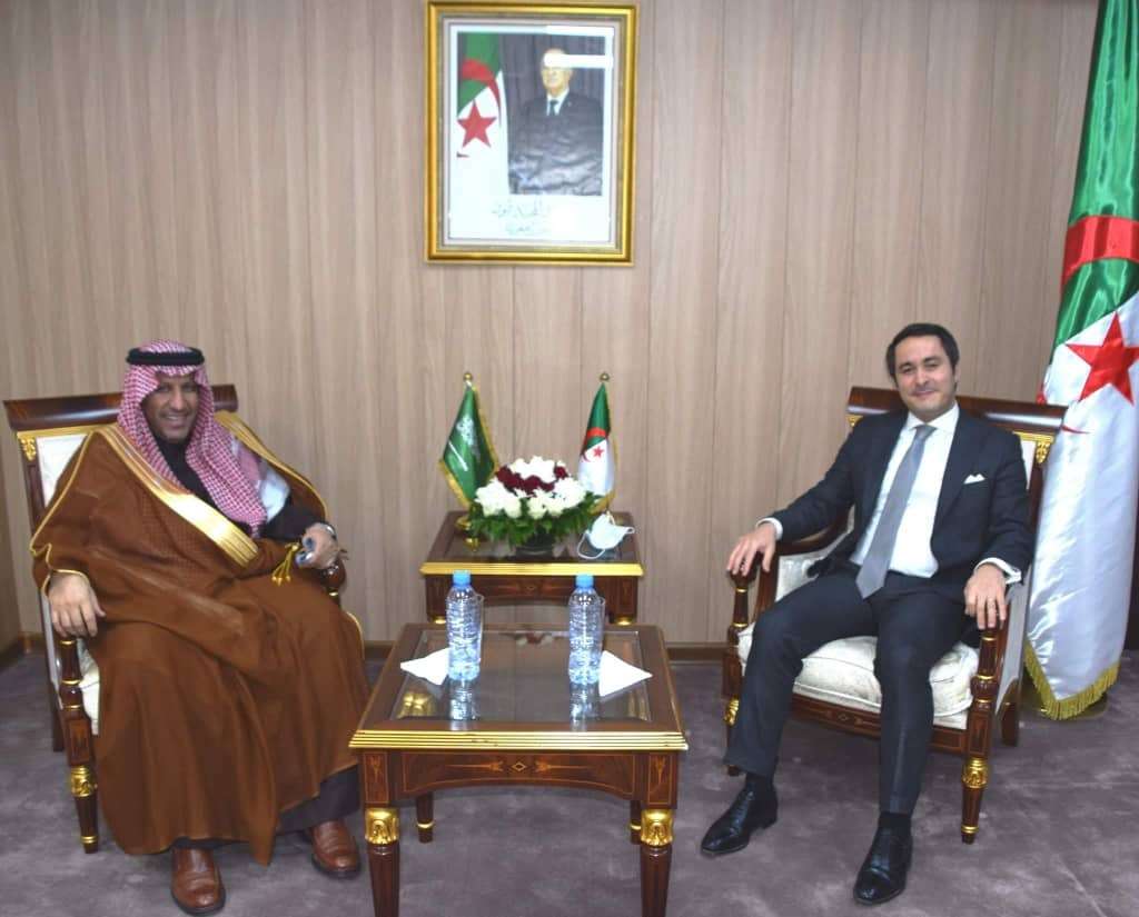 من الاستقبال