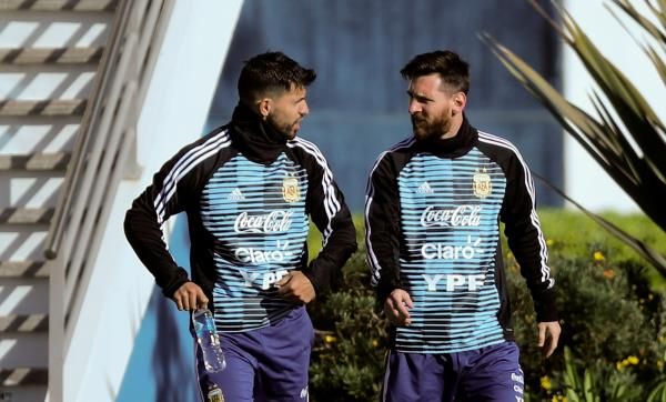 ميسي وأجويرو