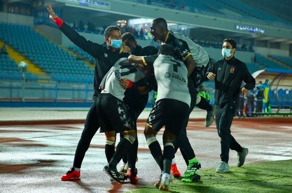 لاعبو الأهلي