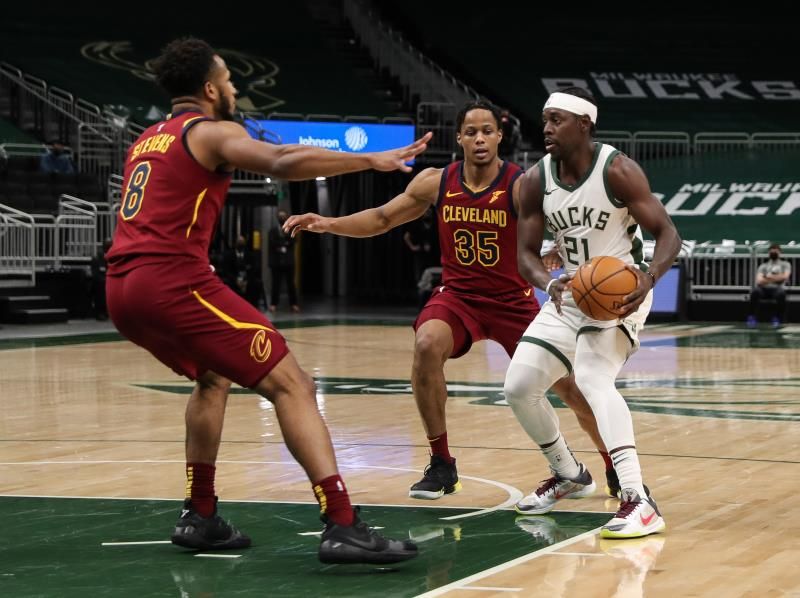 2021-01-10t023127z_1145978508_mt1usatoday15415879_rtrmadp_3_nba-cleveland-cavaliers-at-milwaukee-bucks_reuters