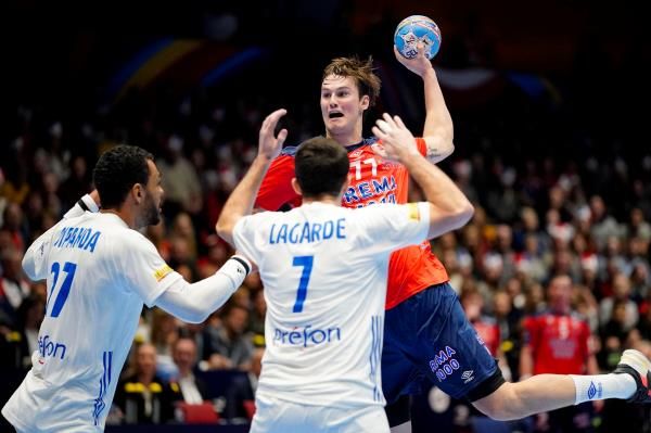 لقطة من أخر لقاء بين فرنسا والنرويج