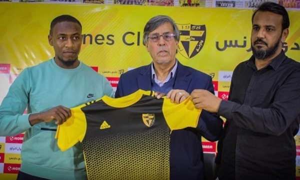 من تقديم اللاعبين