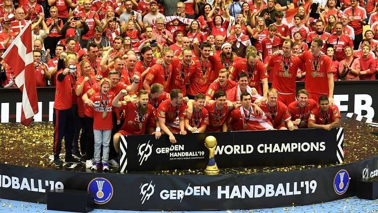 منتخب الدنمارك حامل اللقب