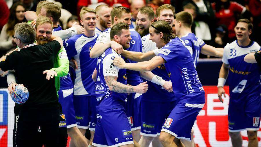 لاعبو منتخب آيسلندا 