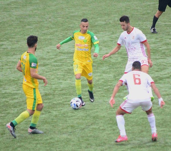 من الدوري الجزائري