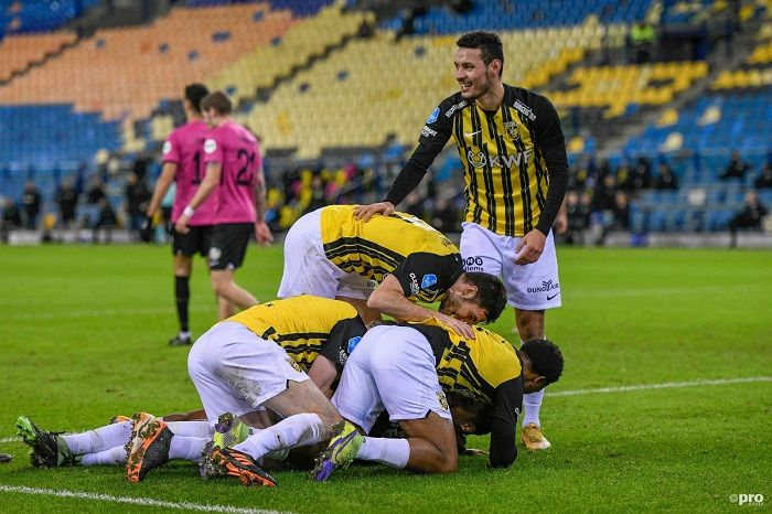 فرحة لاعبي فيتيسه آرنهيم