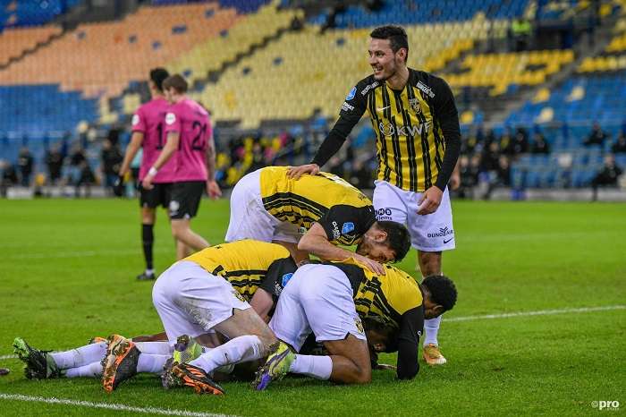 فرحة لاعبي فيتيسه آرنهيم