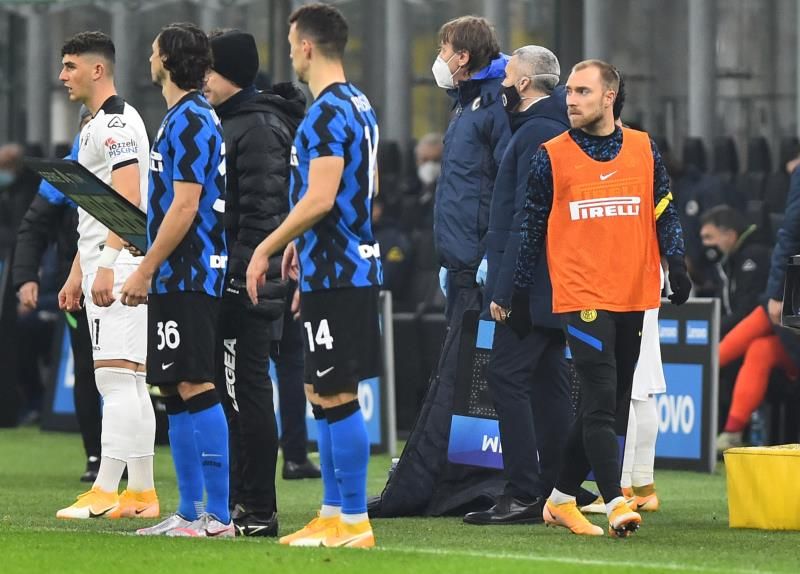 إريكسن (يمين)