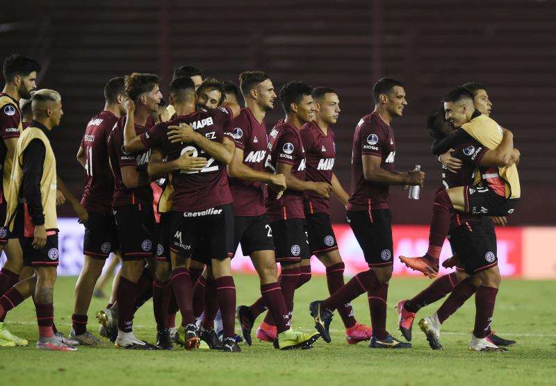 لاعبو لانوس 