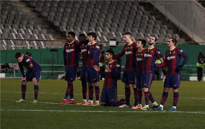 لاعبو برشلونة