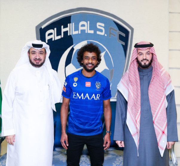 بعد توقيع العقود