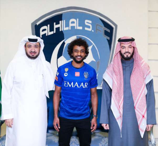 بعد توقيع العقود