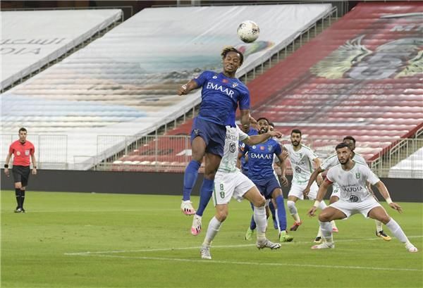 من لقاء سابق بين الهلال والأهلي 