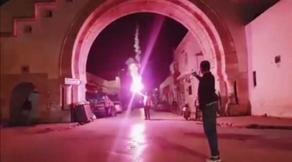 من احتفالات جماهير الترجي بعد منتصف الليل 