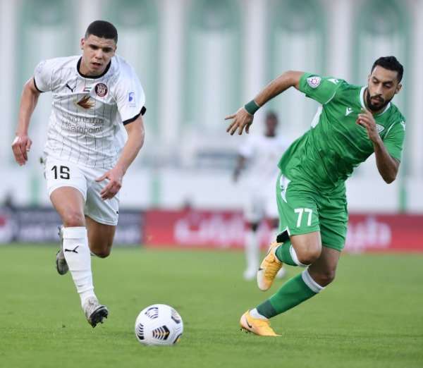 من مباراة خورفكان والجزيرة