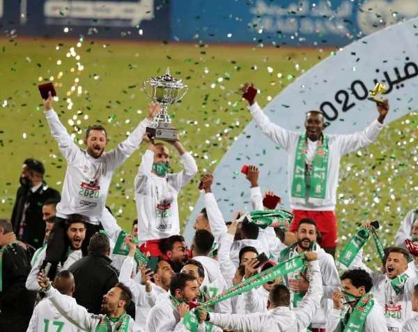 جانب من تتويج الوحدات