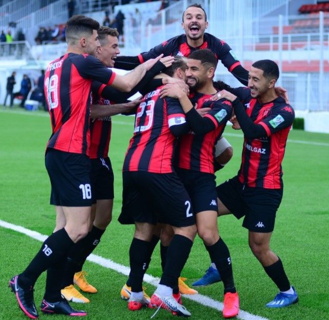 لاعبو اتحاد الجزائر