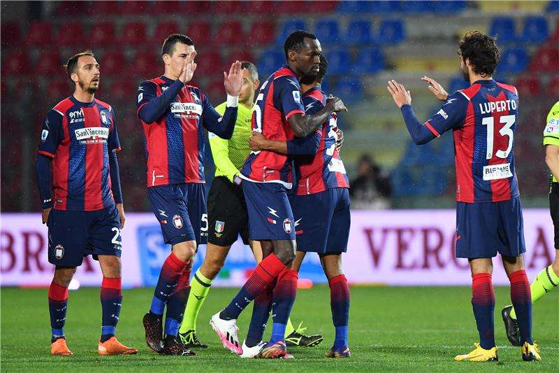 لاعبو كروتوني 