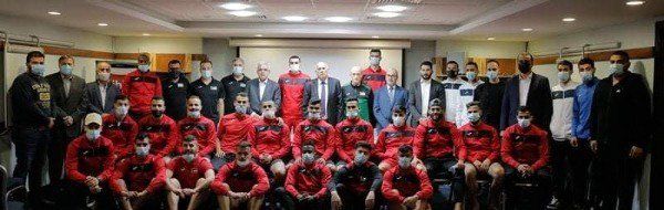 الرجوب مع اللاعبين