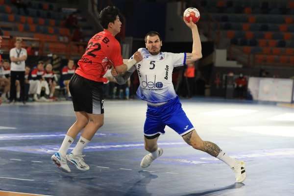 مقدونيا وتشيلي