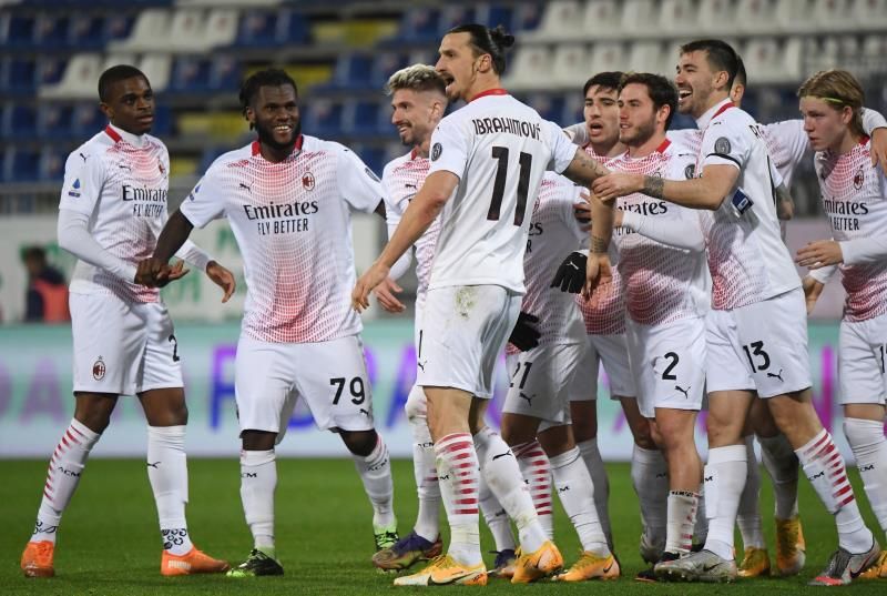 لاعبو ميلان 