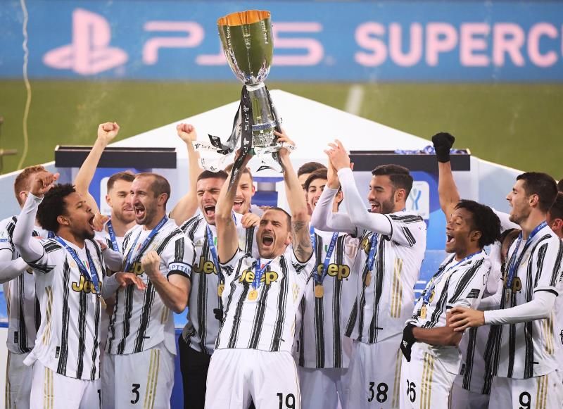 بونوتشي يرفع كأس السوبر الإيطالي