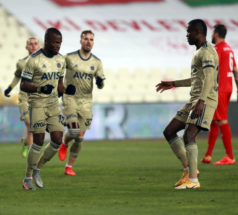 لاعبو فناربخشه 