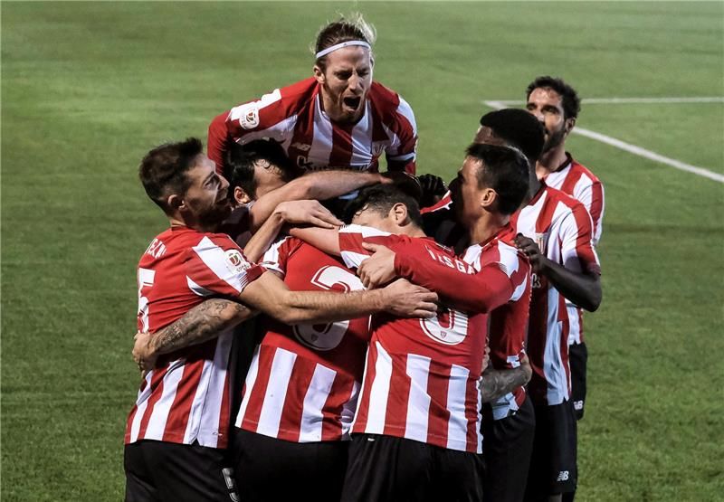 فرحة لاعبي أتلتيك بيلباو