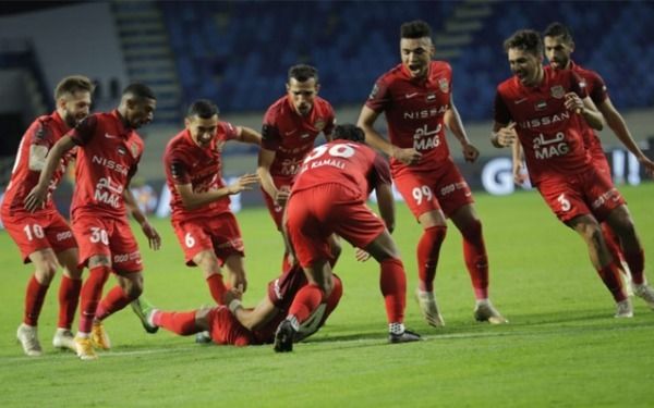 لاعبو شباب الأهلي