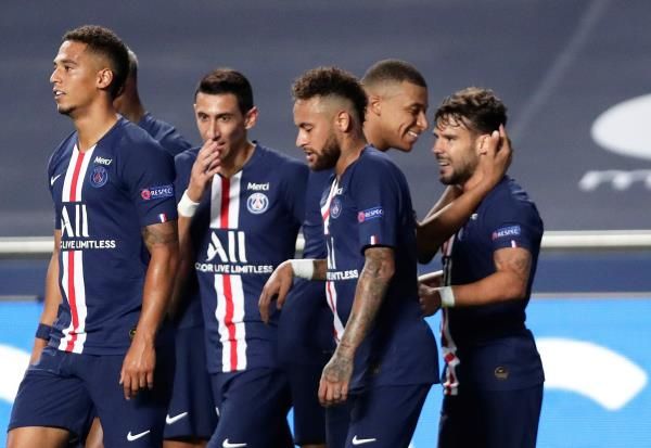 لاعبو باريس سان جيرمان