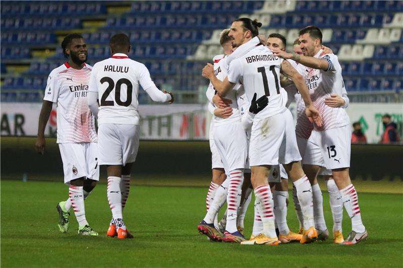 لاعبو ميلان