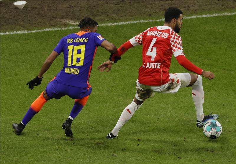 من مباراة لايبزج وماينز 