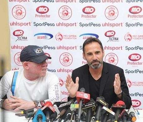 جوميز من مؤتمر تقديمه في سيمبا 