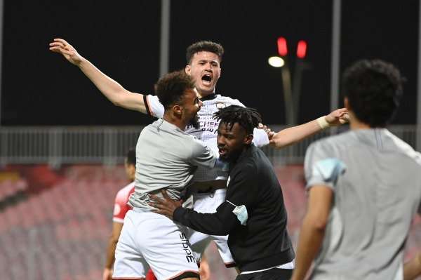 لاعبو الشباب