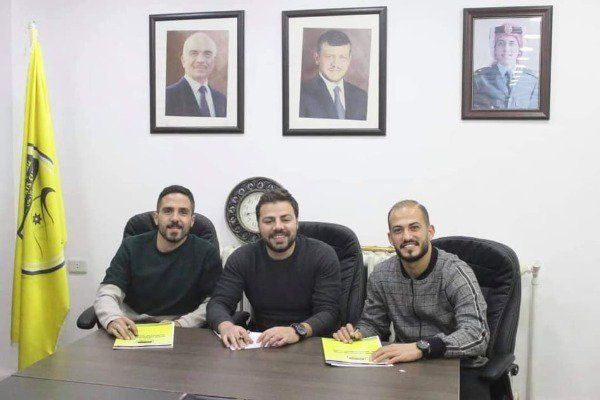 من توقيع اللاعبين ياسر وكمال