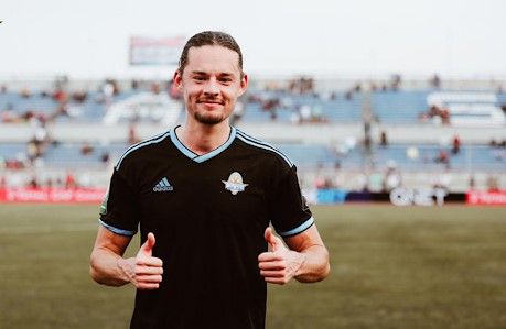 عمر العيوني